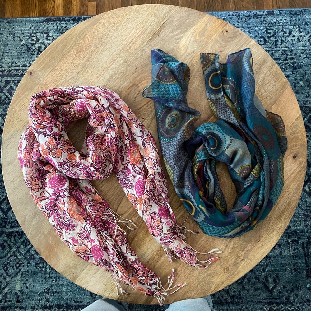 Set of 2 spring/winter lightweight scarves
